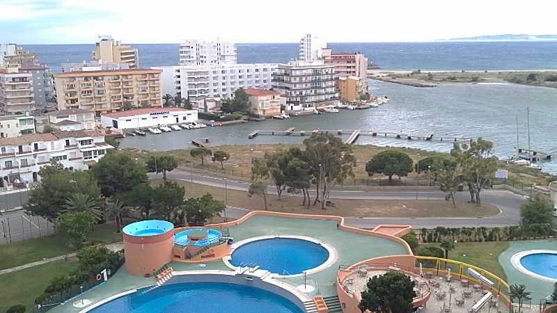 Отель Isla De Rosas Экстерьер фото